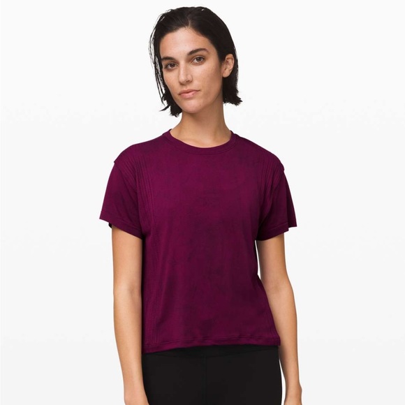 Train to be short sleeve *wash 🩷 - Picture 1 of 4